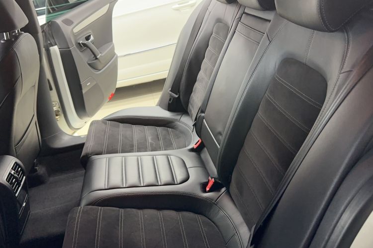 Used Volkswagen FAW-Volkswagen CC 2016 2.0 TSI Luxury Model Interior 5