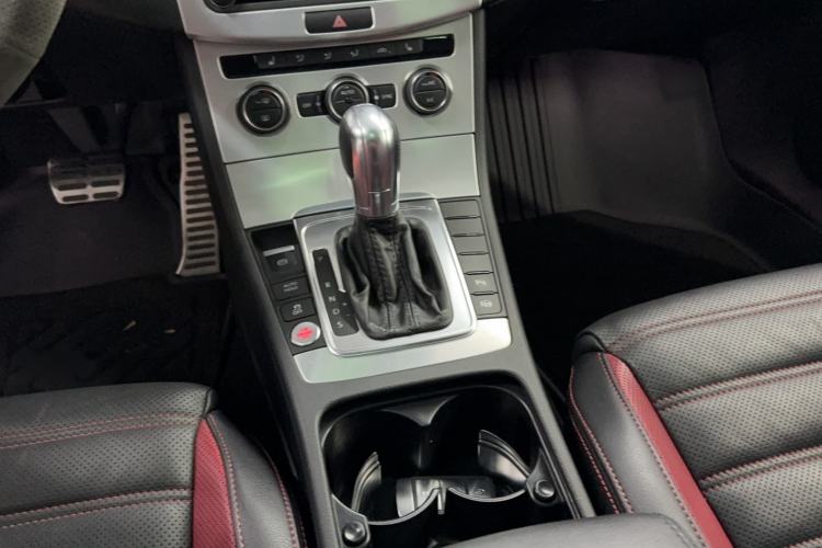 Used Volkswagen FAW-Volkswagen CC 2016 1.8TSI Luxury Model Interior 5