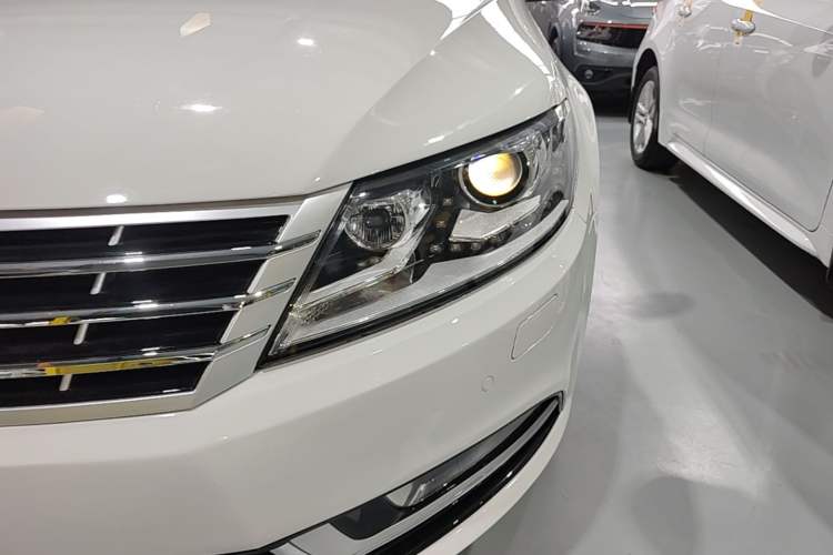 Used Volkswagen FAW-Volkswagen CC 2016 2.0 TSI Luxury Model Left Front Headlight