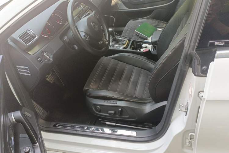 Used Volkswagen FAW-Volkswagen CC 2016 300TSI 25th Anniversary Edition Left Front Seat