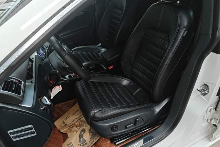 Used Volkswagen FAW-Volkswagen CC 2016 1.8TSI Prestige Model Left Front Seat