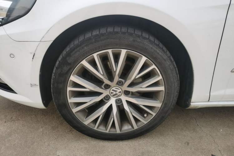 Used Volkswagen FAW-Volkswagen CC 2016 1.8TSI Luxury Model Left Front Wheel Hub