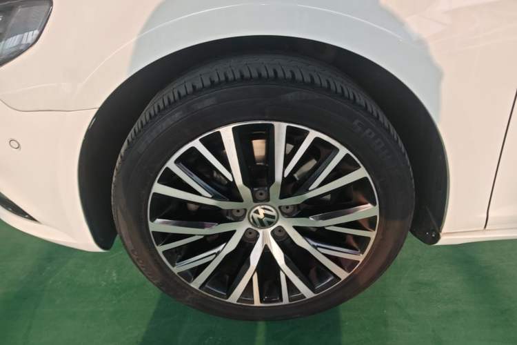 Used Volkswagen FAW-Volkswagen CC 2016 1.8TSI Luxury Model Left Front Wheel Hub