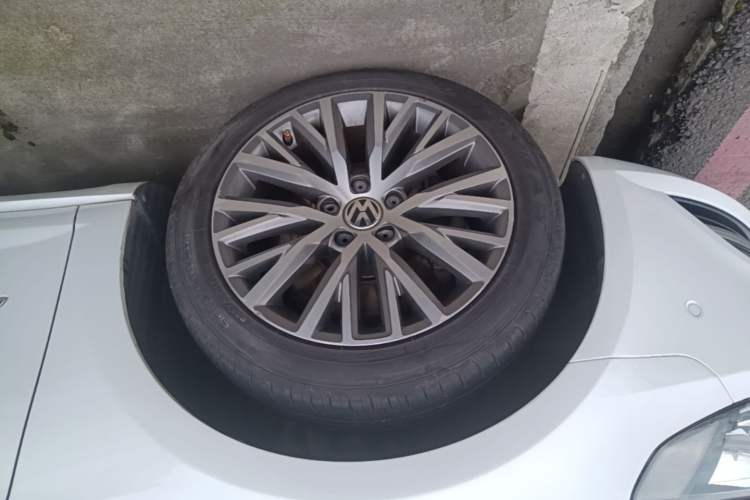 Used Volkswagen FAW-Volkswagen CC 2016 1.8TSI Luxury Model Left Front Wheel Hub