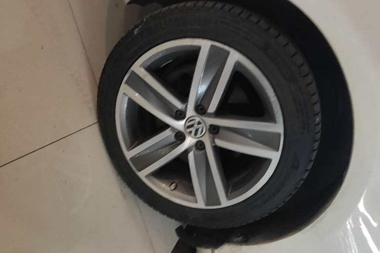 Used Volkswagen FAW-Volkswagen CC 2016 1.8TSI Prestige Model Left Front Wheel Hub