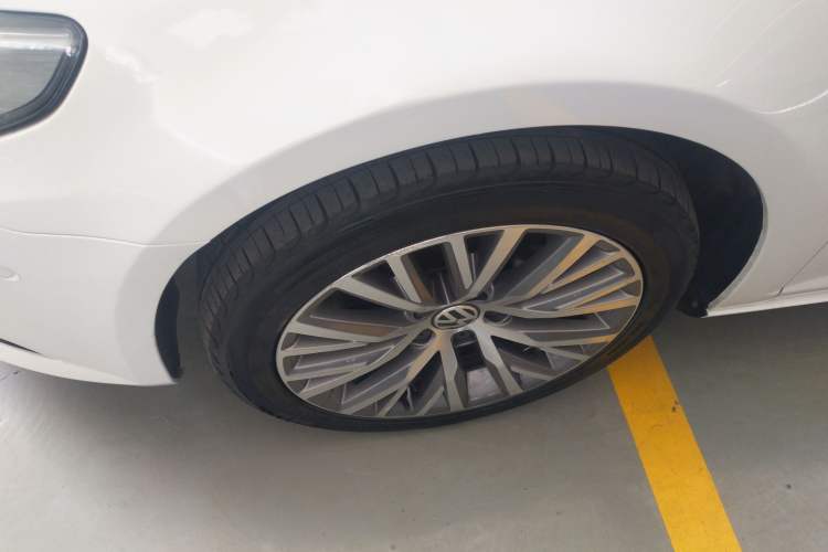 Used Volkswagen FAW-Volkswagen CC 2016 1.8TSI Luxury Model Left Front Wheel Hub
