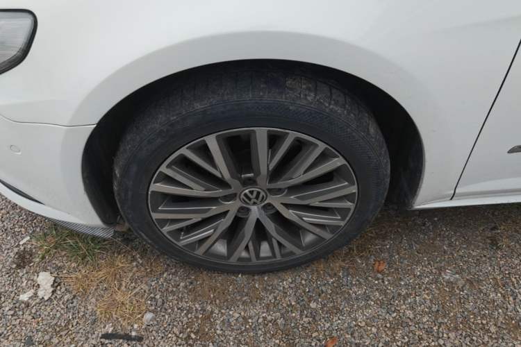 Used Volkswagen FAW-Volkswagen CC 2016 1.8TSI Luxury Model Left Front Wheel Hub