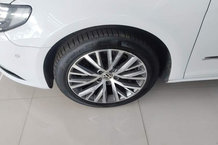 Used Volkswagen FAW-Volkswagen CC 2016 1.8TSI Luxury Model Left Front Wheel Hub