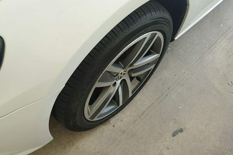 Used Volkswagen FAW-Volkswagen CC 2016 1.8TSI Prestige Model Left Front Wheel Hub