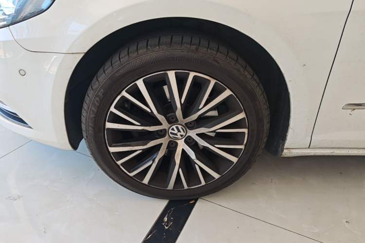 Used Volkswagen FAW-Volkswagen CC 2016 300TSI 25th Anniversary Edition Left Front Wheel Hub