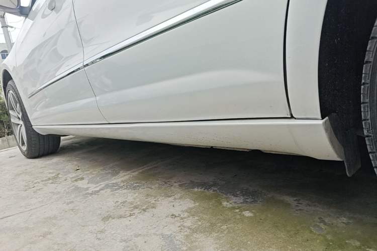 Used Volkswagen FAW-Volkswagen CC 2016 2.0 TSI Luxury Model Left Side Sill