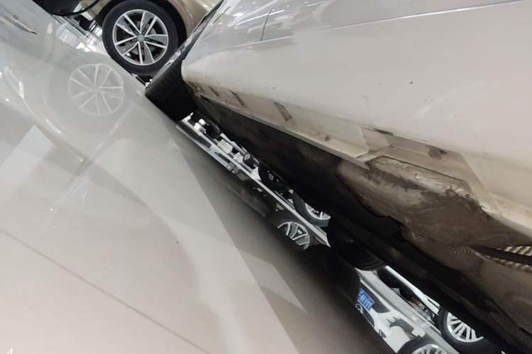 Used Volkswagen FAW-Volkswagen CC 2016 1.8TSI Luxury Model Left Side Sill