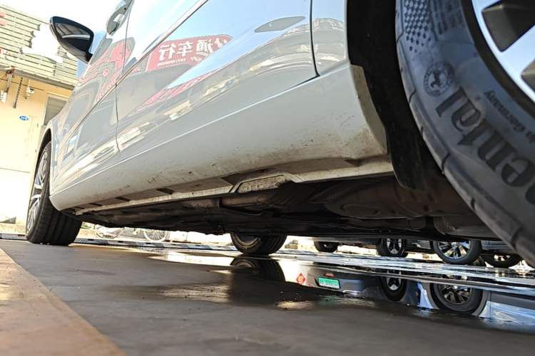 Used Volkswagen FAW-Volkswagen CC 2016 1.8TSI Luxury Model Left Side Sill