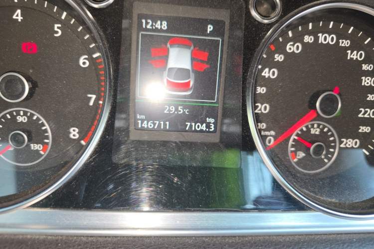 Used Volkswagen FAW-Volkswagen CC 2016 2.0 TSI Ultimate Edition Odometer Close Up