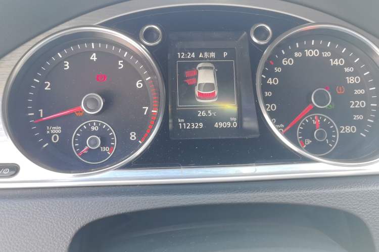 Used Volkswagen FAW-Volkswagen CC 2016 1.8TSI Luxury Model Odometer Close Up
