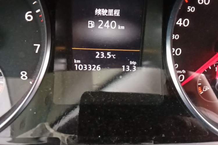 Used Volkswagen FAW-Volkswagen CC 2016 2.0 TSI Luxury Model Odometer Close Up