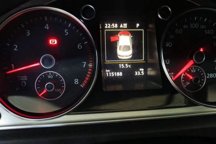Used Volkswagen FAW-Volkswagen CC 2016 2.0 TSI Luxury Model Odometer Close Up