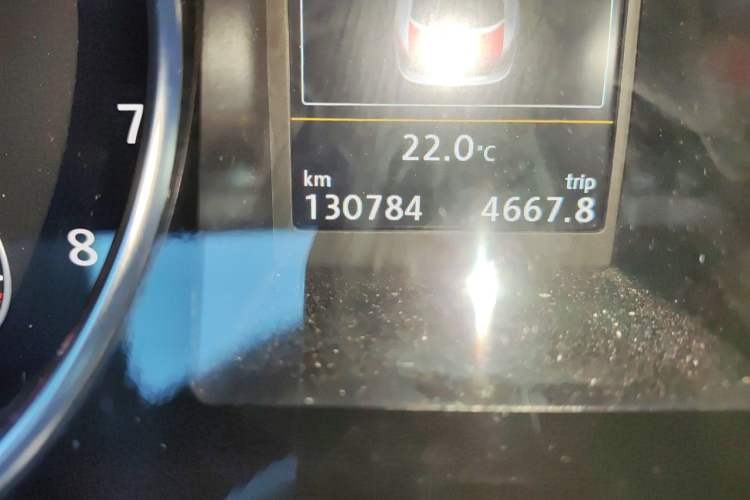 Used Volkswagen FAW-Volkswagen CC 2016 300TSI 25th Anniversary Edition Odometer Close Up