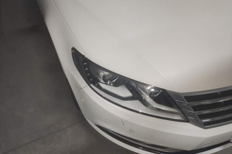 Used Volkswagen FAW-Volkswagen CC 2016 1.8TSI Luxury Model Right Front Headlight