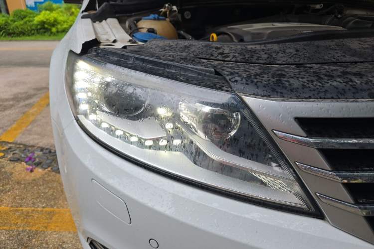 Used Volkswagen FAW-Volkswagen CC 2016 2.0 TSI Ultimate Edition Right Front Headlight