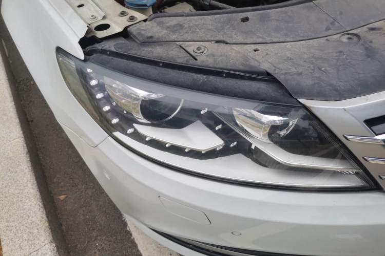 Used Volkswagen FAW-Volkswagen CC 2016 1.8TSI Luxury Model Right Front Headlight