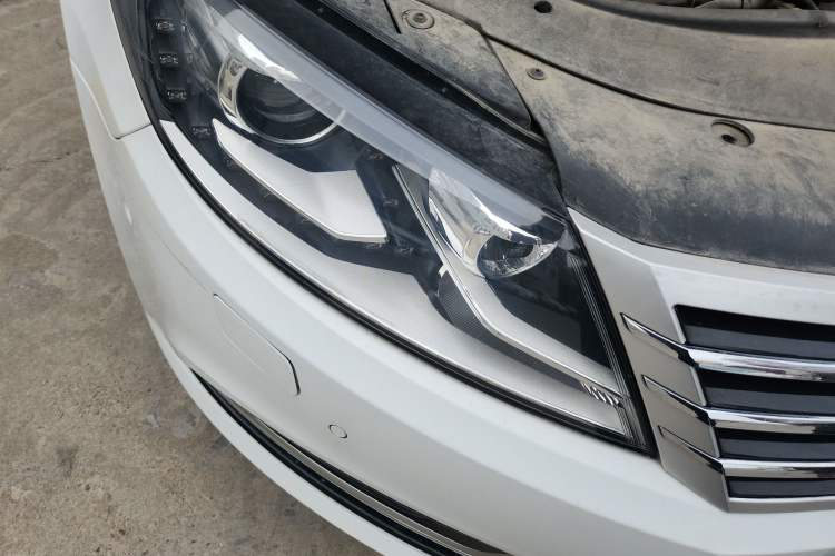 Used Volkswagen FAW-Volkswagen CC 2016 1.8TSI Luxury Model Right Front Headlight