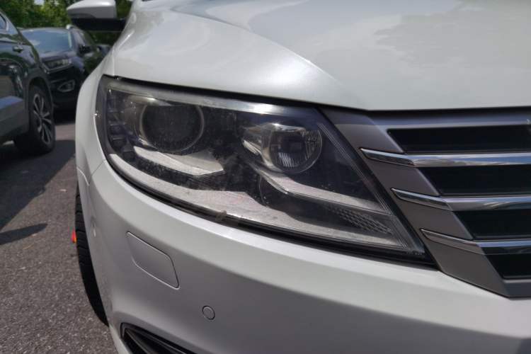 Used Volkswagen FAW-Volkswagen CC 2016 1.8TSI Luxury Model Right Front Headlight
