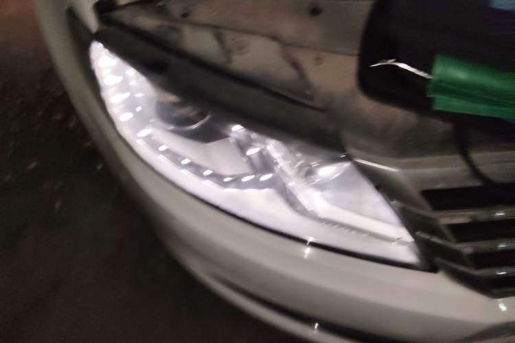 Used Volkswagen FAW-Volkswagen CC 2016 2.0 TSI Luxury Model Right Front Headlight