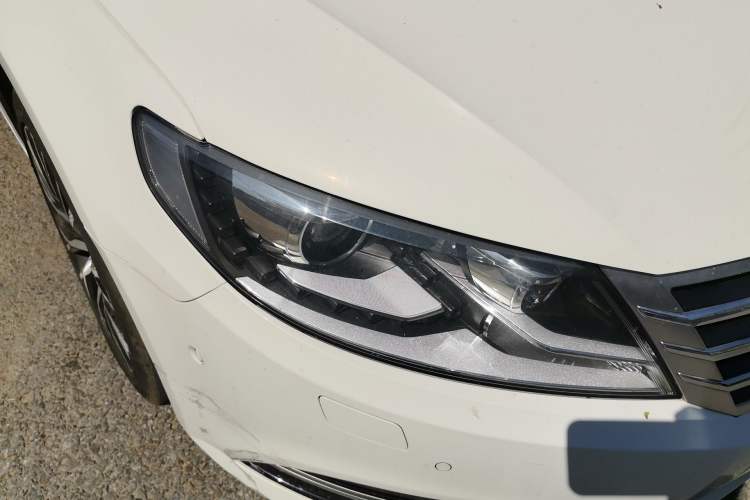 Used Volkswagen FAW-Volkswagen CC 2016 1.8TSI Luxury Model Right Front Headlight