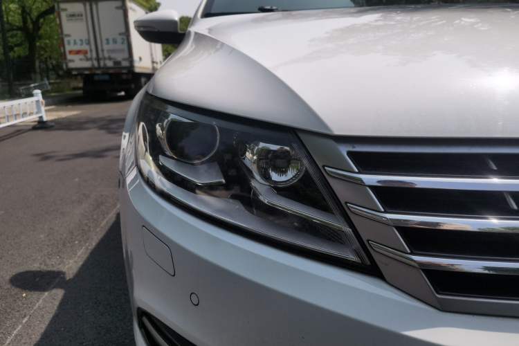 Used Volkswagen FAW-Volkswagen CC 2016 2.0 TSI Luxury Model Right Front Headlight