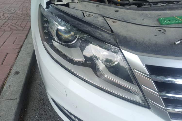 Used Volkswagen FAW-Volkswagen CC 2016 1.8TSI Prestige Model Right Front Headlight