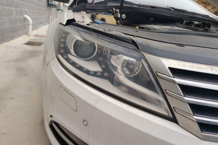 Used Volkswagen FAW-Volkswagen CC 2016 1.8TSI Luxury Model Right Front Headlight