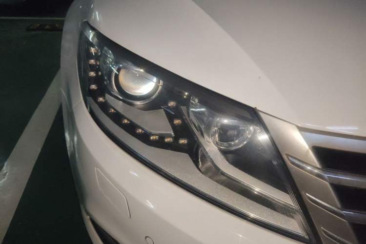 Used Volkswagen FAW-Volkswagen CC 2016 1.8TSI Luxury Model Right Front Headlight