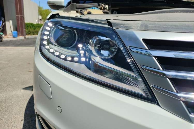 Used Volkswagen FAW-Volkswagen CC 2016 1.8TSI Luxury Model Right Front Headlight