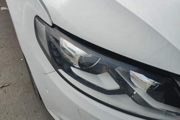 Used Volkswagen FAW-Volkswagen CC 2016 1.8TSI Luxury Model Right Front Headlight