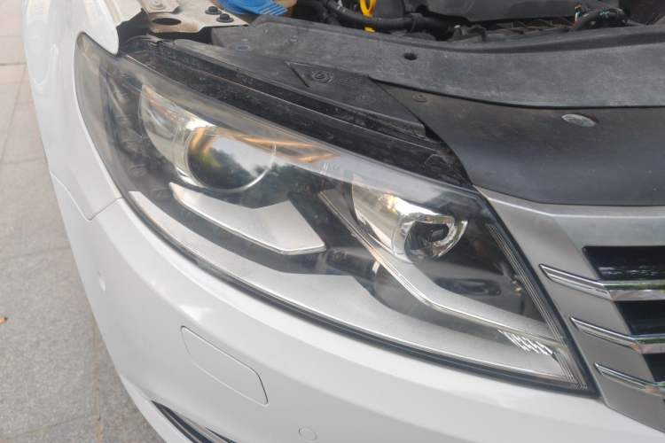 Used Volkswagen FAW-Volkswagen CC 2016 2.0 TSI Luxury Model Right Front Headlight