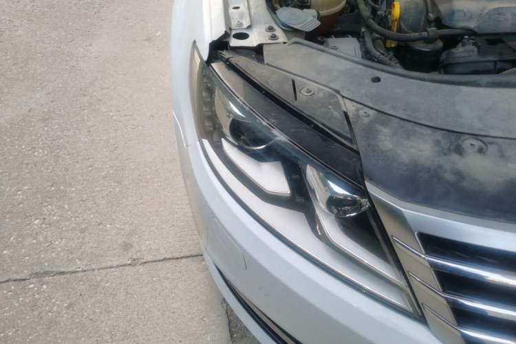 Used Volkswagen FAW-Volkswagen CC 2016 1.8TSI Luxury Model Right Front Headlight
