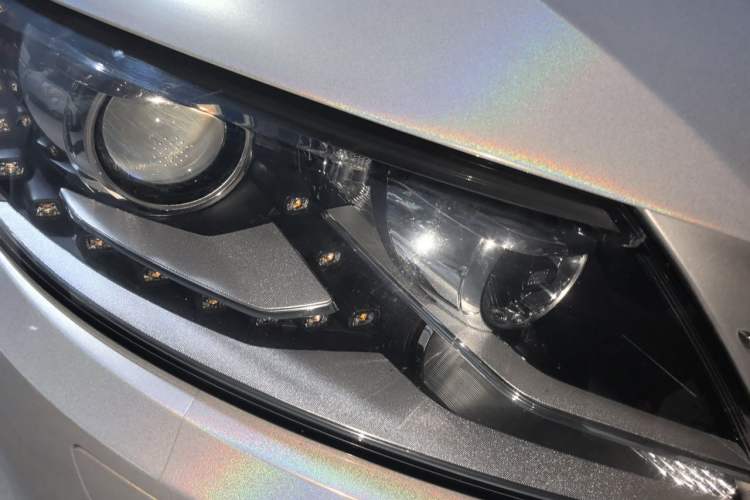 Used Volkswagen FAW-Volkswagen CC 2016 1.8TSI Luxury Model Right Front Headlight