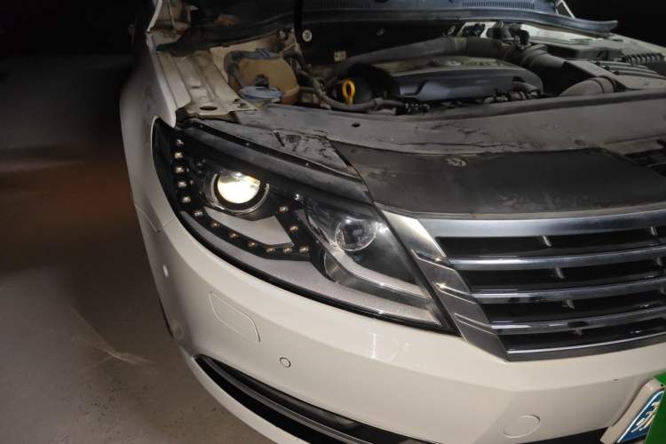 Used Volkswagen FAW-Volkswagen CC 2016 1.8TSI Luxury Model Right Front Headlight