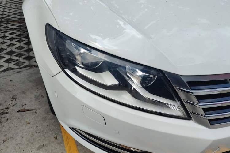 Used Volkswagen FAW-Volkswagen CC 2016 1.8TSI Luxury Model Right Front Headlight