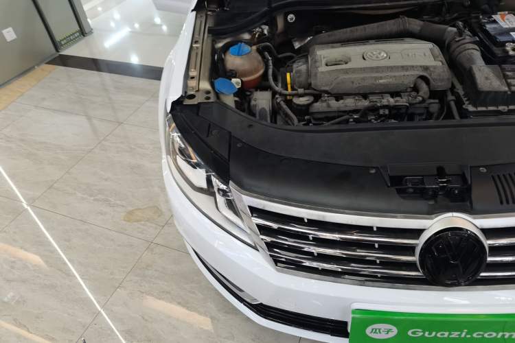 Used Volkswagen FAW-Volkswagen CC 2016 2.0 TSI Luxury Model Right Front Headlight
