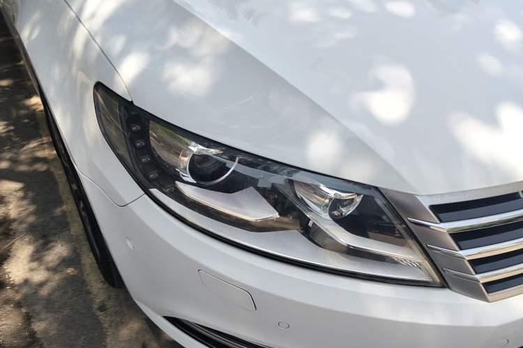 Used Volkswagen FAW-Volkswagen CC 2016 1.8TSI Luxury Model Right Front Headlight