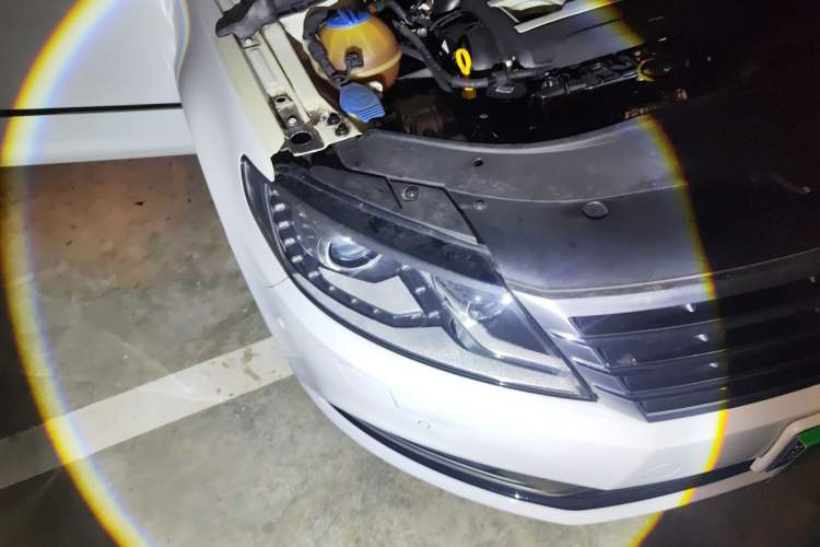 Used Volkswagen FAW-Volkswagen CC 2016 1.8TSI Luxury Model Right Front Headlight