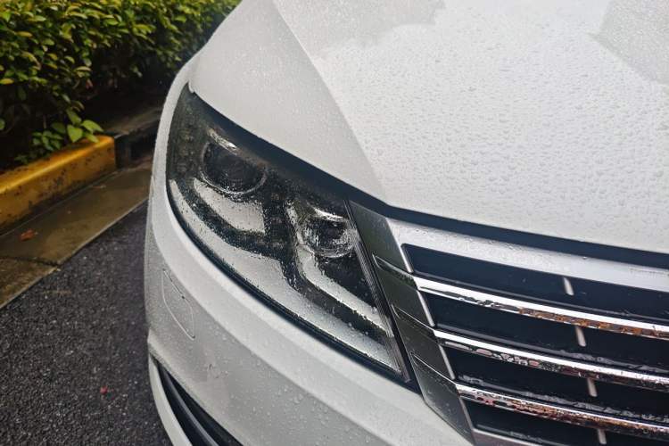 Used Volkswagen FAW-Volkswagen CC 2016 1.8TSI Luxury Model Right Front Headlight