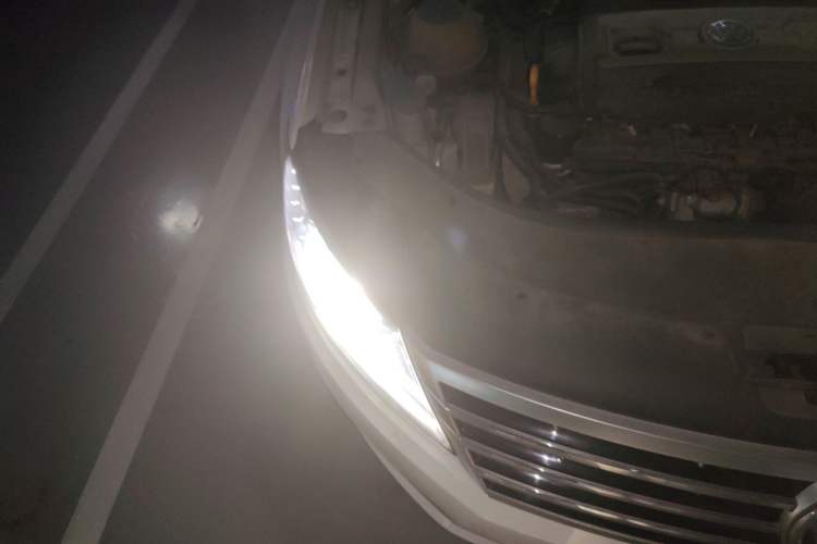 Used Volkswagen FAW-Volkswagen CC 2016 1.8TSI Luxury Model Right Front Headlight