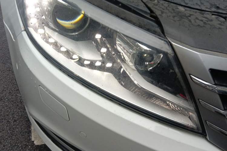 Used Volkswagen FAW-Volkswagen CC 2016 1.8TSI Luxury Model Right Front Headlight