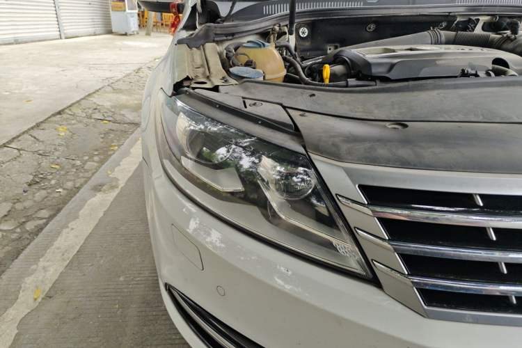 Used Volkswagen FAW-Volkswagen CC 2016 1.8TSI Luxury Model Right Front Headlight