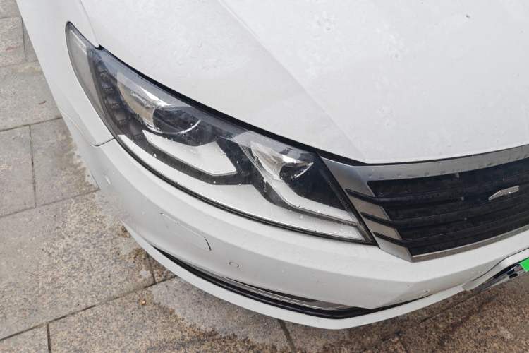 Used Volkswagen FAW-Volkswagen CC 2016 1.8TSI Luxury Model Right Front Headlight
