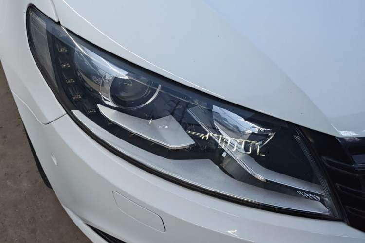 Used Volkswagen FAW-Volkswagen CC 2016 2.0 TSI Ultimate Edition Right Front Headlight