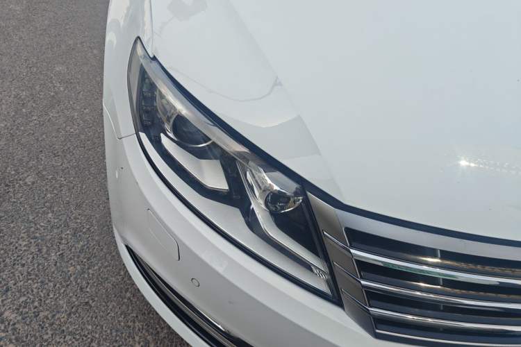 Used Volkswagen FAW-Volkswagen CC 2016 1.8TSI Luxury Model Right Front Headlight